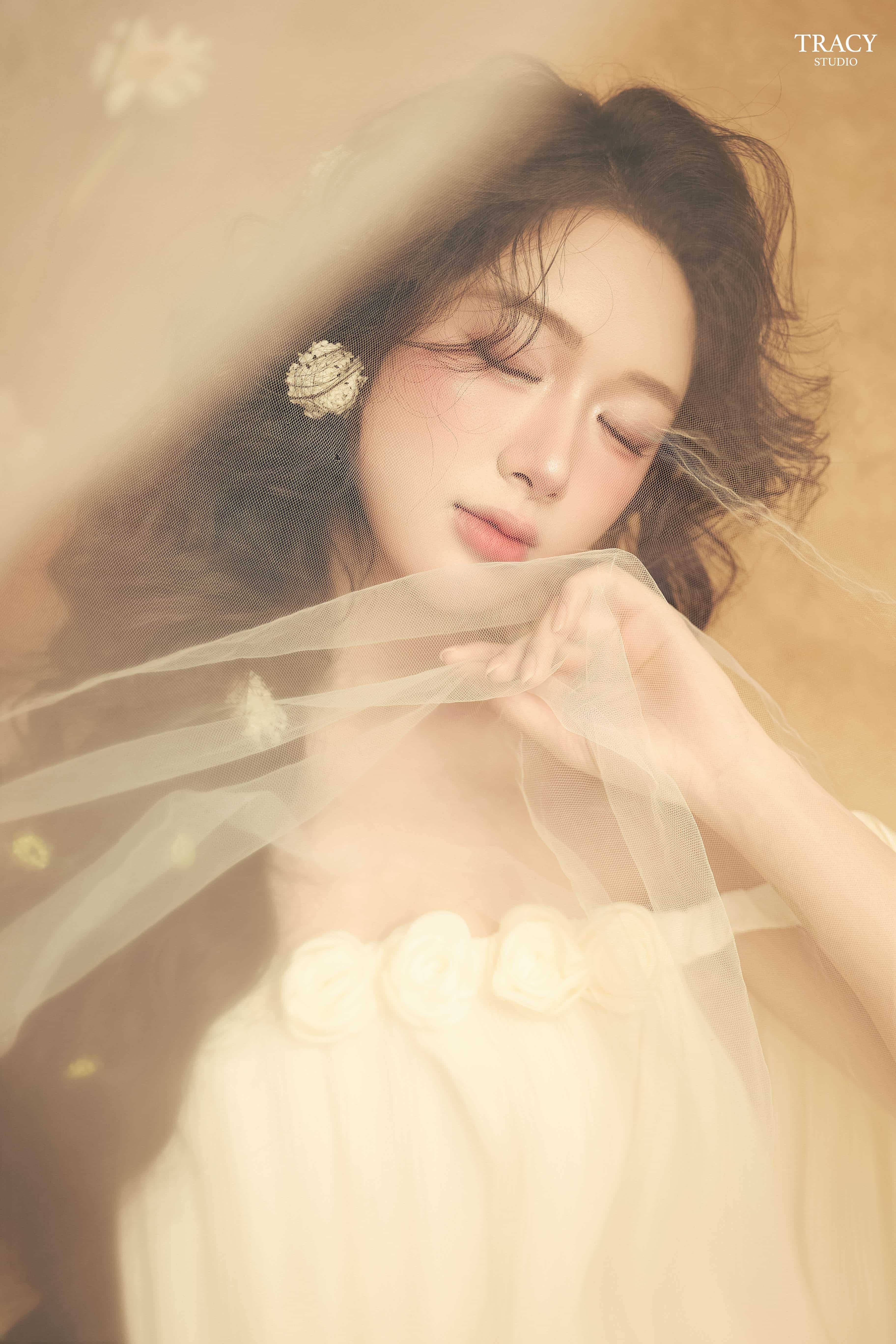 frontend/img/gallery/concept-nang-tho/tracy-studio-chup-nang-tho-co-dien-huong (1).jpg